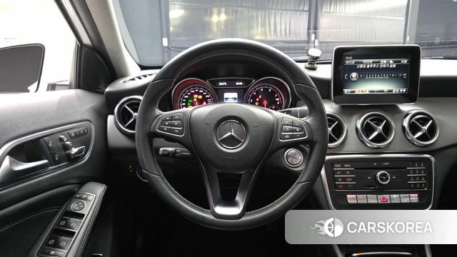 Mercedes-Benz GLA-Class X156 2018 Белый из Кореи, фото 3