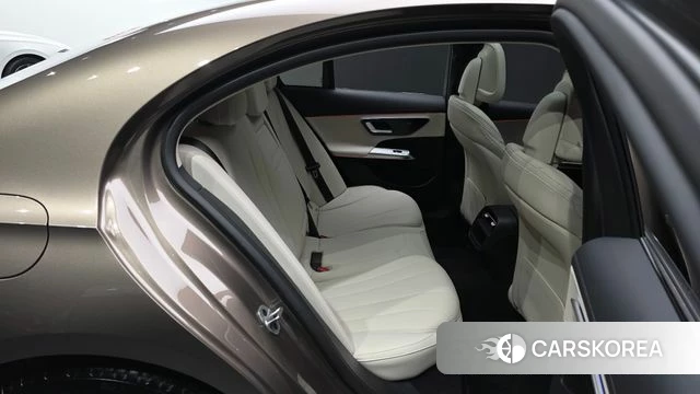 Mercedes-Benz E-Class W214 2025 Коричневый из Кореи, фото 3