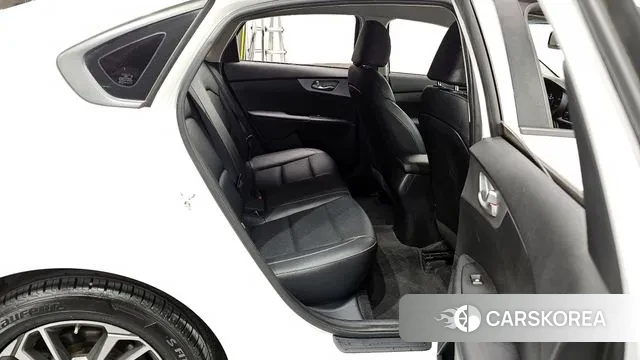 Kia The New K3 2nd generation 2021 Белый из Кореи, фото 3