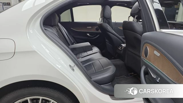 Mercedes-Benz E-Class W213 2021 Белый из Кореи, фото 3