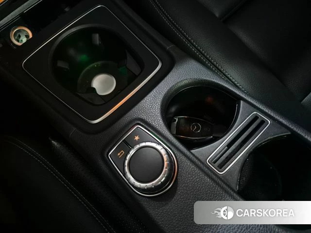 Mercedes-Benz A-Class W176 2018 Белый из Кореи, фото 3