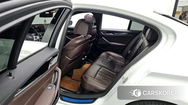 BMW 5 Series (G30) 2021 Белый из Кореи, фото 3