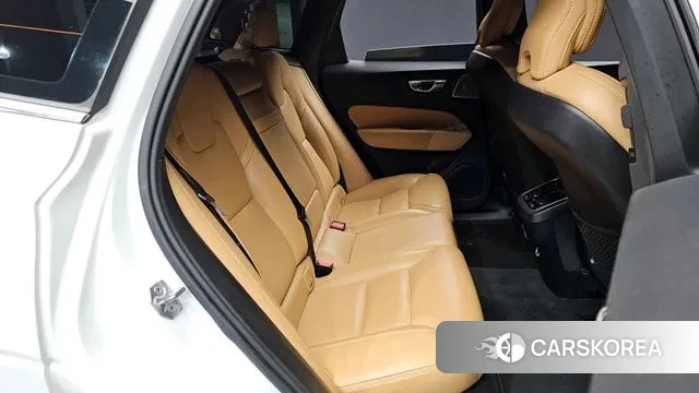 Volvo XC60 second Generation 2018 Белый из Кореи, фото 3