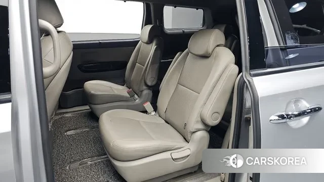 Kia The New Carnival 2018 Серебряный из Кореи, фото 3