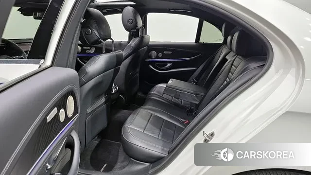 Mercedes-Benz E-Class W213 2023 Белый из Кореи, фото 3