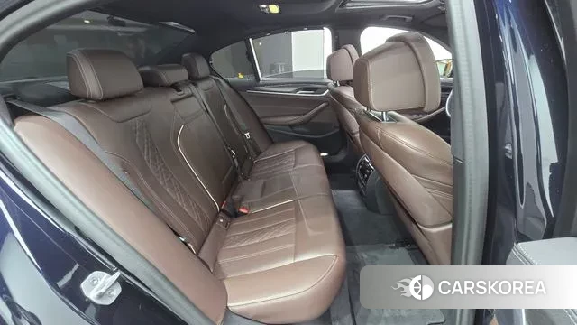 BMW 5 Series (G30) 2023 Черный из Кореи, фото 3