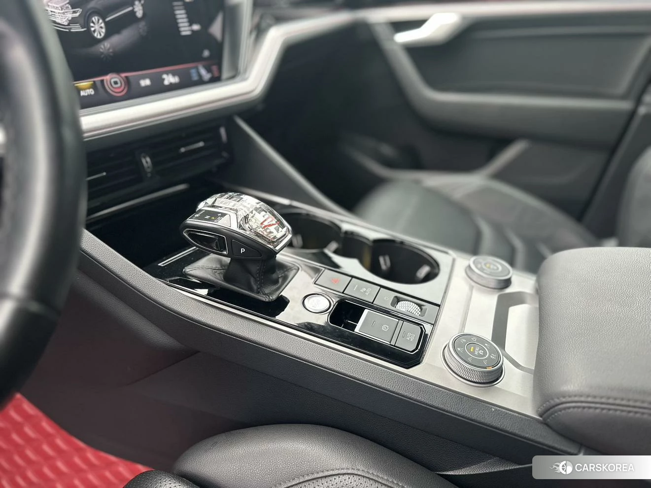 Volkswagen Touareg 2022 Черный из Китая, фото 3