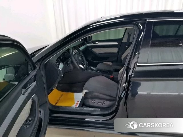 Volkswagen Magotan 2024 Черный из Китая, фото 3