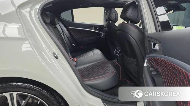 Genesis The New G70 2023 Серебристо-серый из Кореи, фото 3