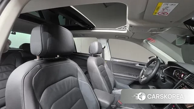 Volkswagen Tiguan second Generation 2023 Белый из Кореи, фото 3