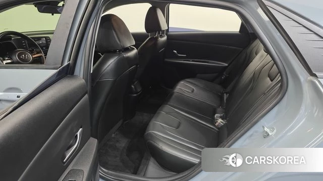 Hyundai Avante (CN7) 2021 Серебристо-серый из Кореи, фото 3