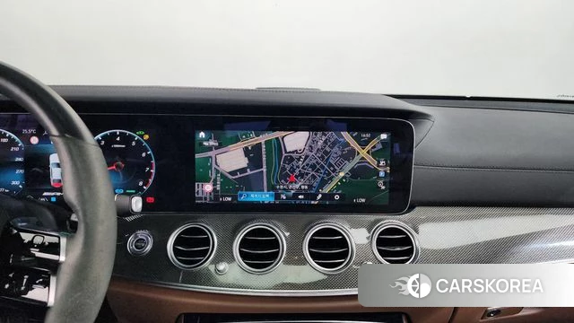 Mercedes-Benz E-Class W213 2021 Белый из Кореи, фото 3