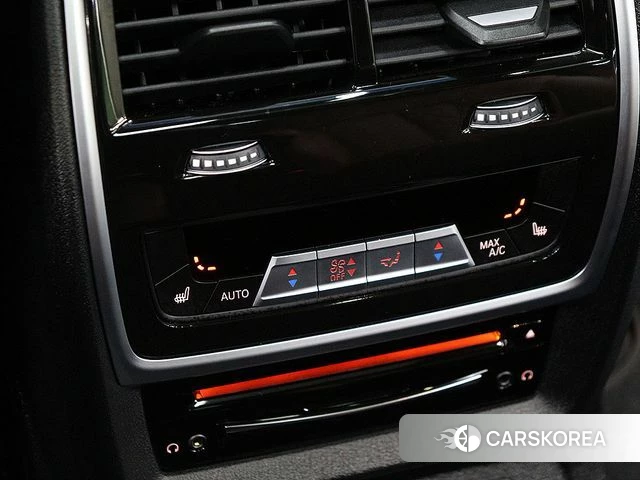 BMW X7 (G07) 2022 Белый из Кореи, фото 3