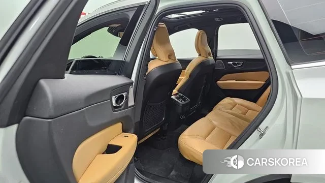 Volvo XC60 second Generation 2019 Белый из Кореи, фото 3