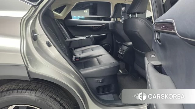 Lexus NX300h 2020 Серебристо-серый из Кореи, фото 3