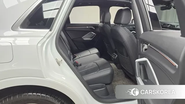 Audi Q3 (F3) 2023 Белый из Кореи, фото 3