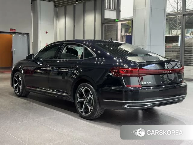 Volkswagen Passat 2024 Черный из Китая, фото 3