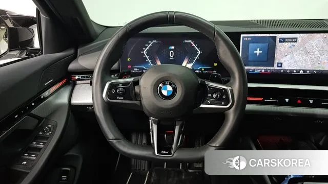 BMW 5 Series (G60) 2024 Белый из Кореи, фото 3