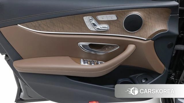 Mercedes-Benz E-Class W213 2021 Серый из Кореи, фото 3