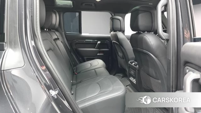 Land Rover Defender (L663) 2026 Черный из Кореи, фото 3