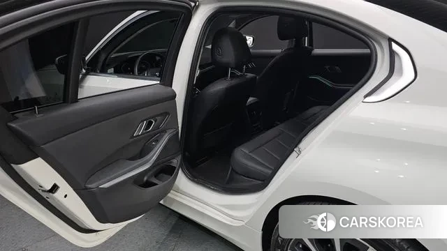 BMW 3 Series (G20) 2019 Белый из Кореи, фото 3