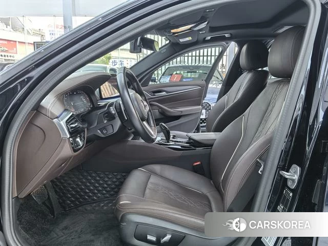 BMW 5 series 2023 Черный из Китая, фото 3