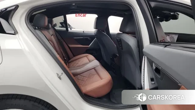 BMW 5 Series (G60) 2024 Белый из Кореи, фото 3