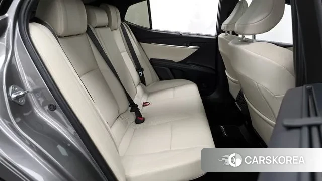 Toyota Camry (XV80) 2024 Серый из Кореи, фото 3