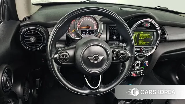 Mini Cooper D 2018 Жемчужный цвет из Кореи, фото 3