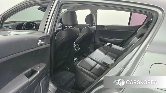 Kia Sportage The Bold 2021 Серый из Кореи, фото 3