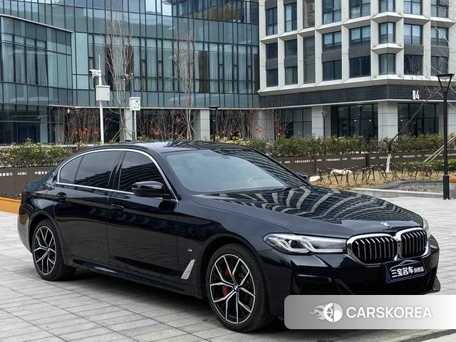 BMW 5 series 2023 Черный из Китая, фото 3