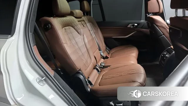 BMW X7 (G07) 2022 Белый из Кореи, фото 3