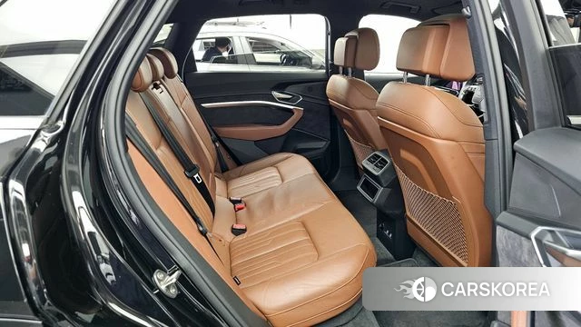 Audi e-Tron 2020 Черный из Кореи, фото 3