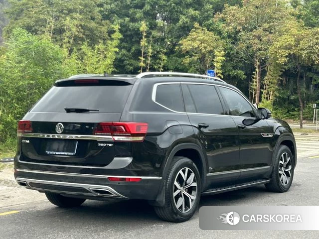 Volkswagen Tourang 2021 Черный из Китая, фото 3