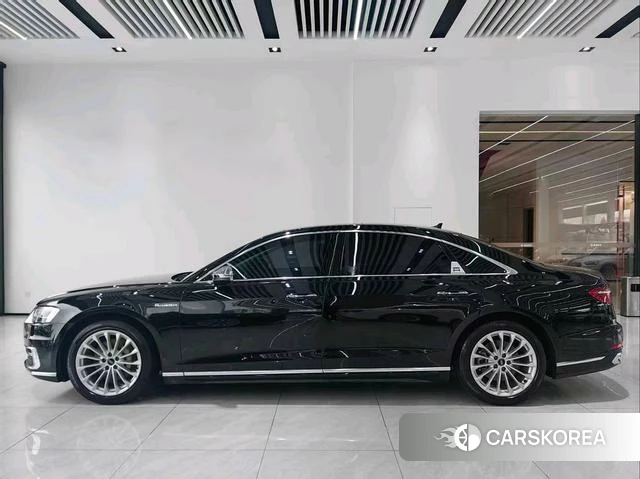 Audi A8 2022 Черный из Китая, фото 3