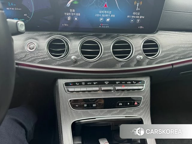 Mercedes-Benz E-Class W213 2022 Белый из Кореи, фото 3