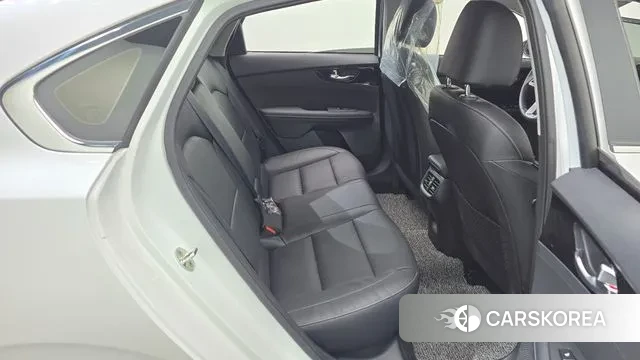 Kia The New K3 2nd generation 2022 Белый из Кореи, фото 3