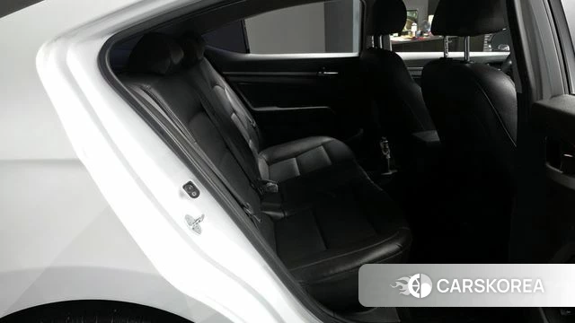 Hyundai Avante AD 2018 Белый из Кореи, фото 3