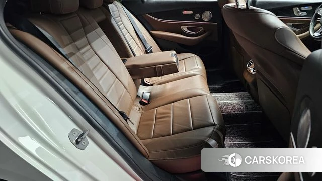 Mercedes-Benz E-Class W213 2018 Белый из Кореи, фото 3