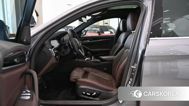 BMW 5 Series (G30) 2023 Серый из Кореи, фото 3