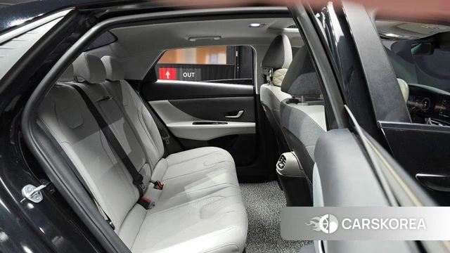 Hyundai Avante (CN7) 2022 Черный из Кореи, фото 3