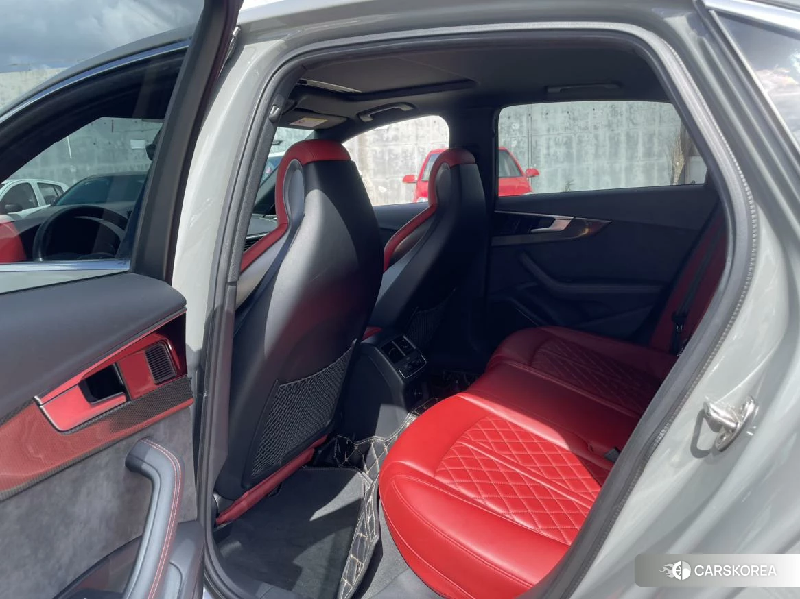 Audi S4 2020 Темно-серый из Китая, фото 3
