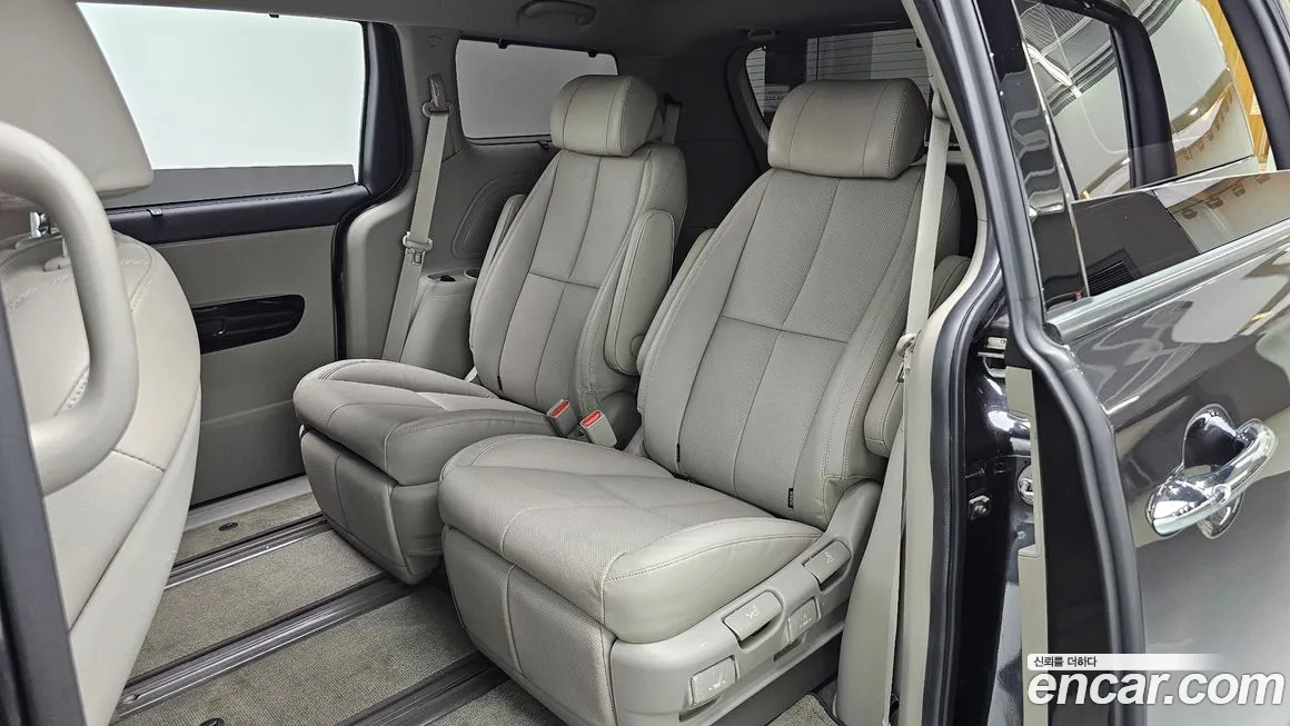 Kia The New Carnival 2018 Серый из Кореи, фото 3