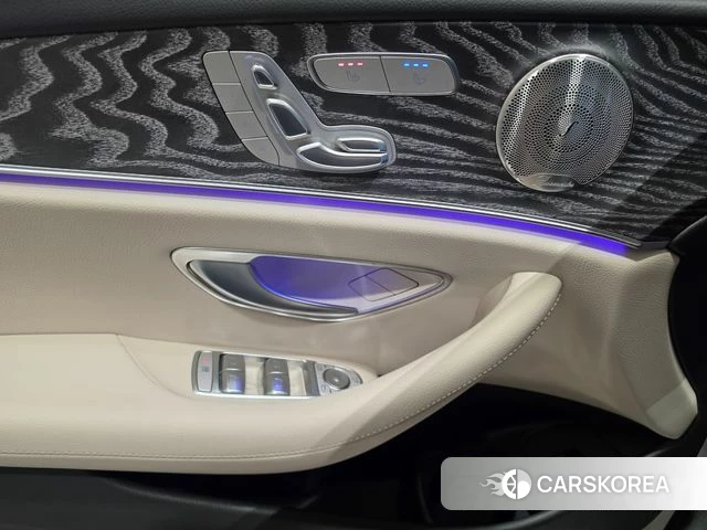 Mercedes-Benz E-Class W213 2023 Белый из Кореи, фото 3