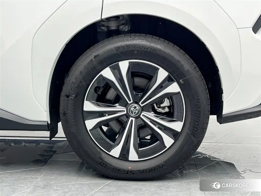Toyota bZ4X 2026 Белый из Китая, фото 3