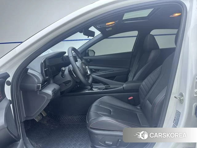 Hyundai Elantra 2023 Белый из Китая, фото 3