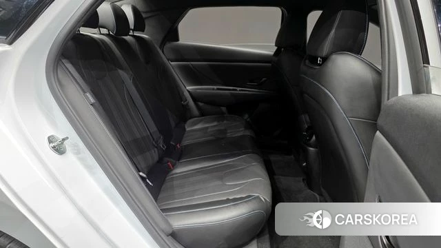 Hyundai The New Avante (CN7) 2024 Белый из Кореи, фото 3