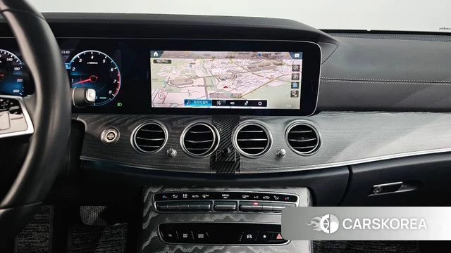 Mercedes-Benz E-Class W213 2023 Белый из Кореи, фото 3