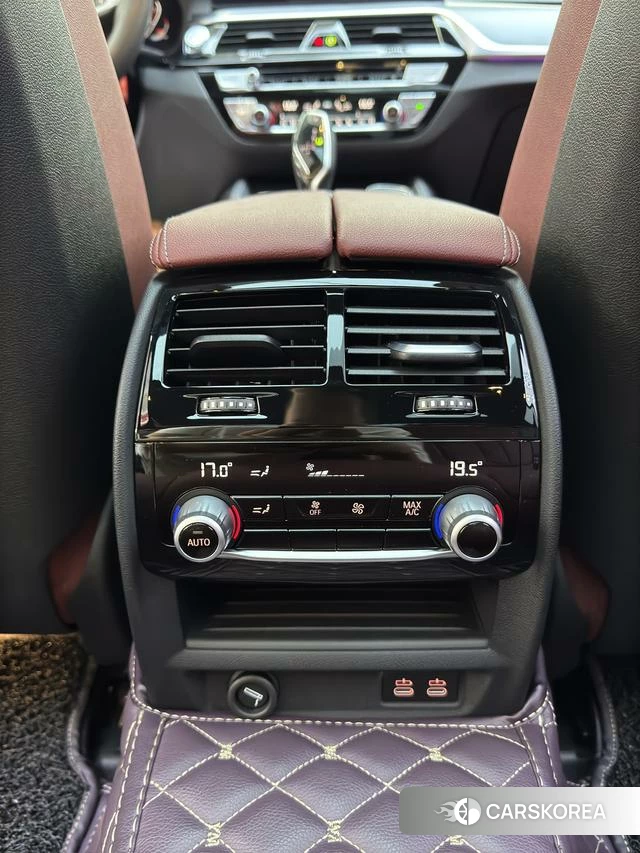 BMW 5 series 2021 Черный из Китая, фото 3