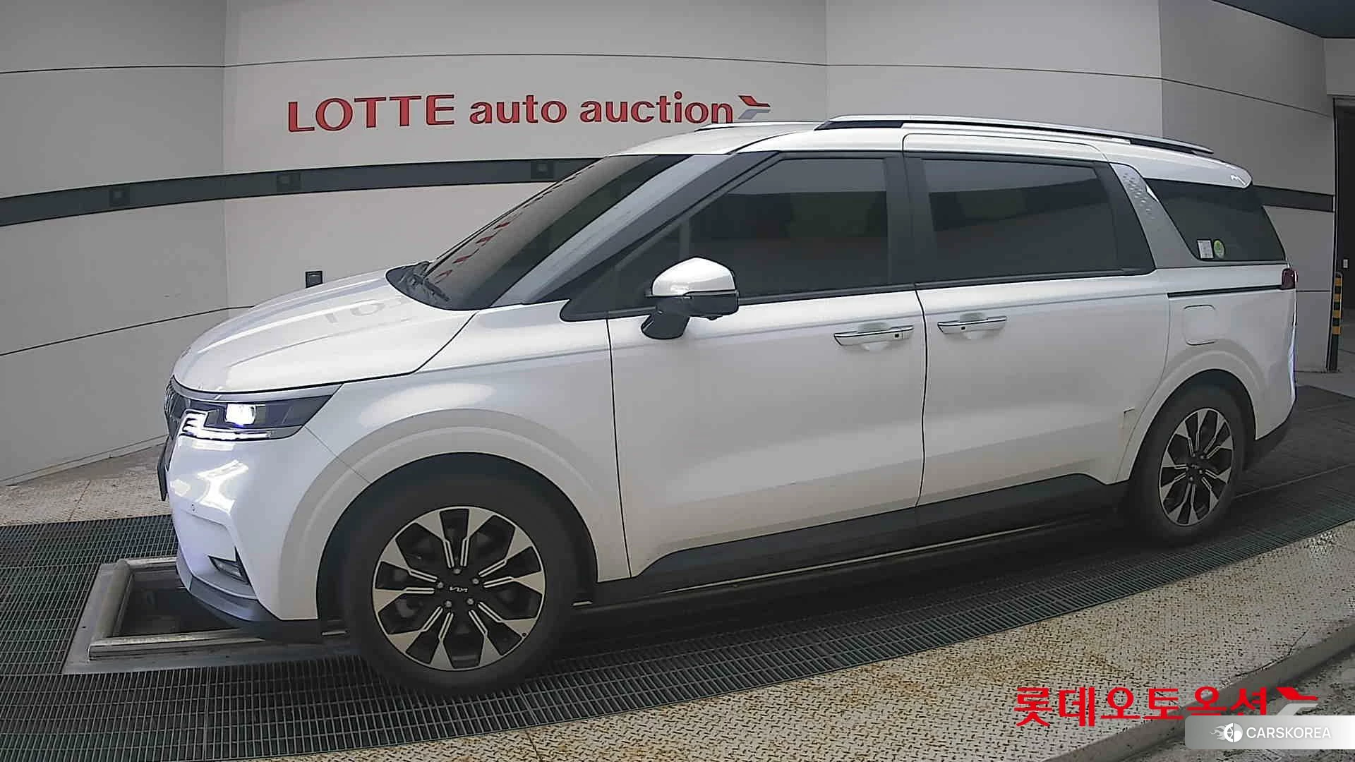 Kia Carnival 2023 Белый из Кореи, фото 3